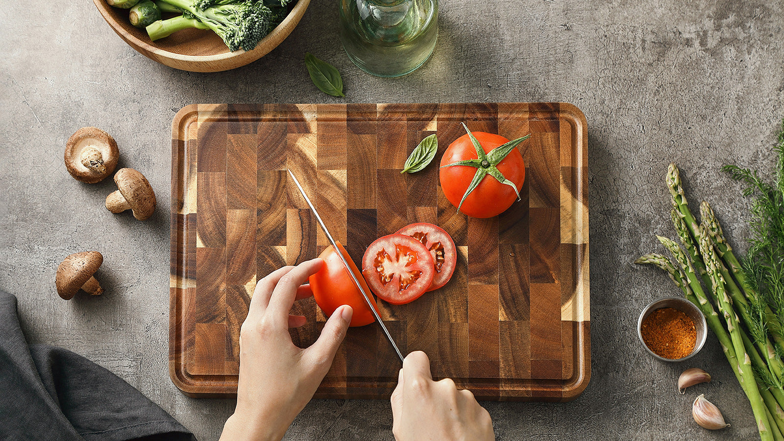 Choosing the Right Cutting Board: A Comprehensive Guide